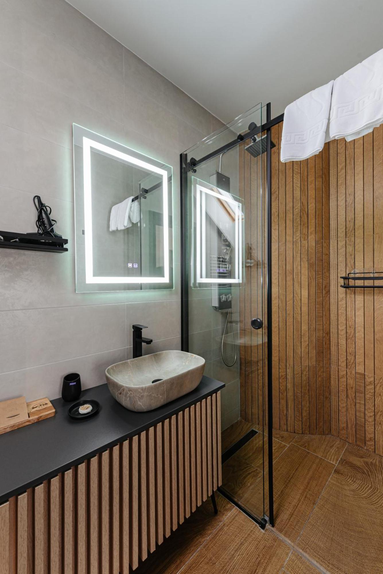 Elviu Guesthouse ラク・ロシュ エクステリア 写真